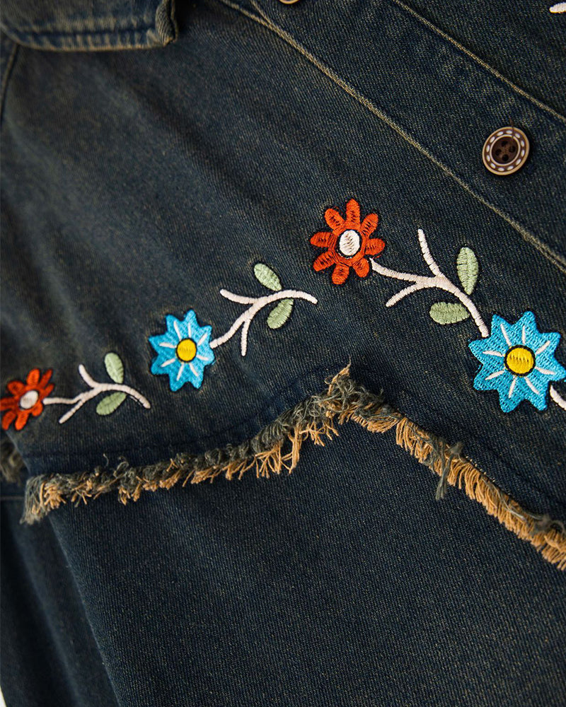 小花刺繍の長袖シャツ