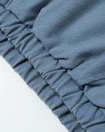 ゆったりとしたラペルのスウェットシャツ