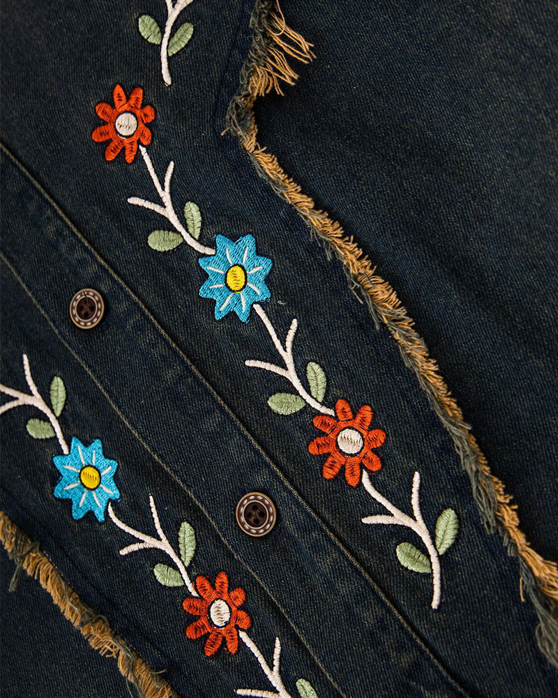 小花刺繍の長袖シャツ