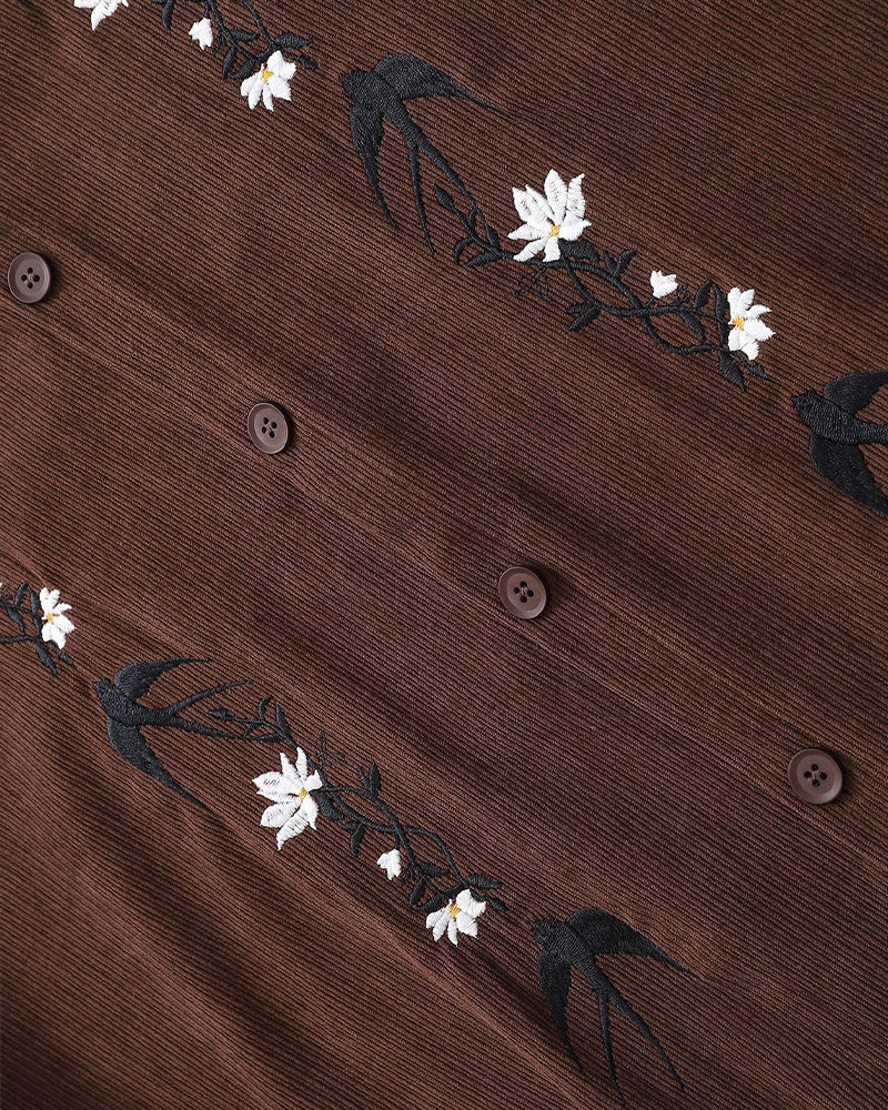 ヴィンテージの花柄刺繍入り長袖シャツ