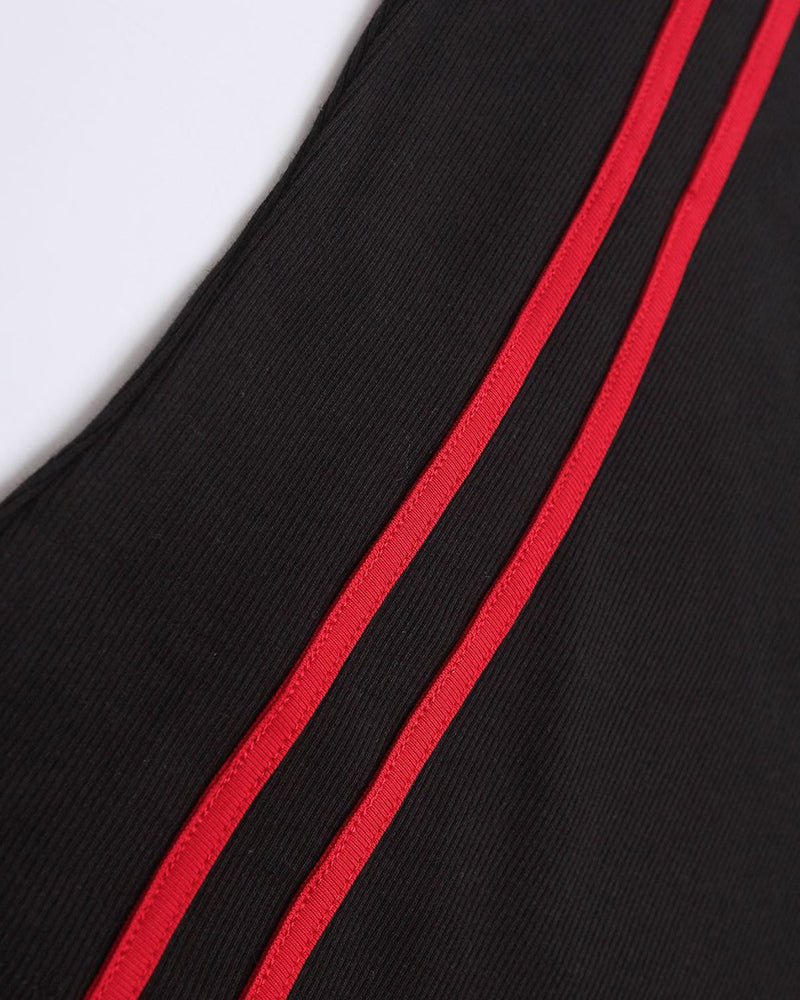Sporty contrast suspenders