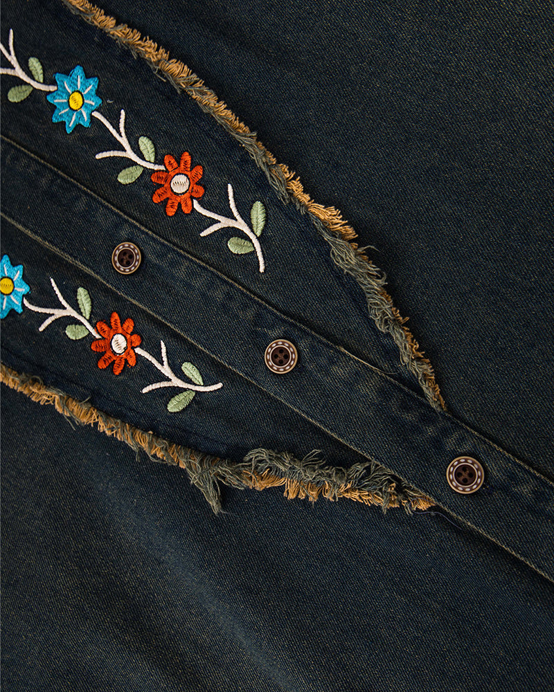 小花刺繍の長袖シャツ