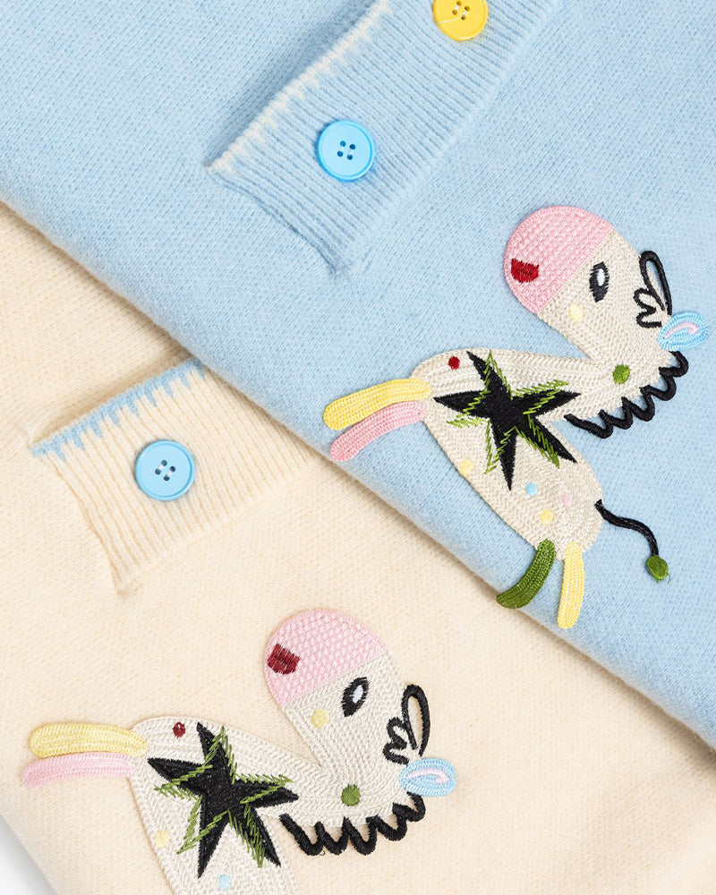 刺繍入りフード付きセーター