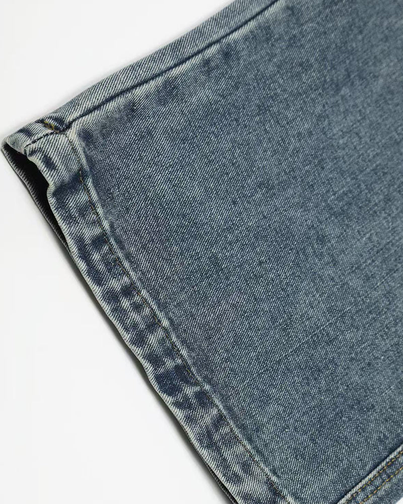 楽しい刺繍のデニムパンツ