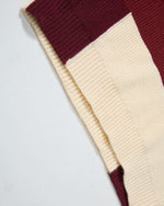 コントラスト刺繍セーター