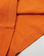 シンプルなニットカーディガン