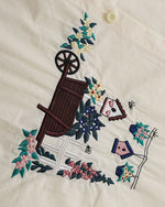 楽しい刺繍の半袖シャツ