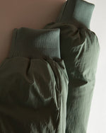 クラシックなホワイトダックダウンジャケット