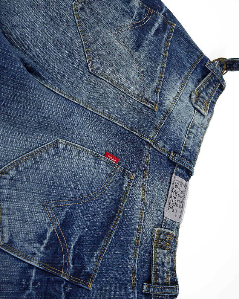 Versatile vintage-wash jeans