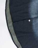 ダメージ加工の漫画風半袖シャツ