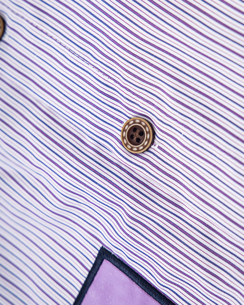 ストライプの刺繍入り長袖シャツ