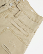 万能なウォッシュ加工デニムショートパンツ