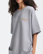 シンプルな刺繍の半袖