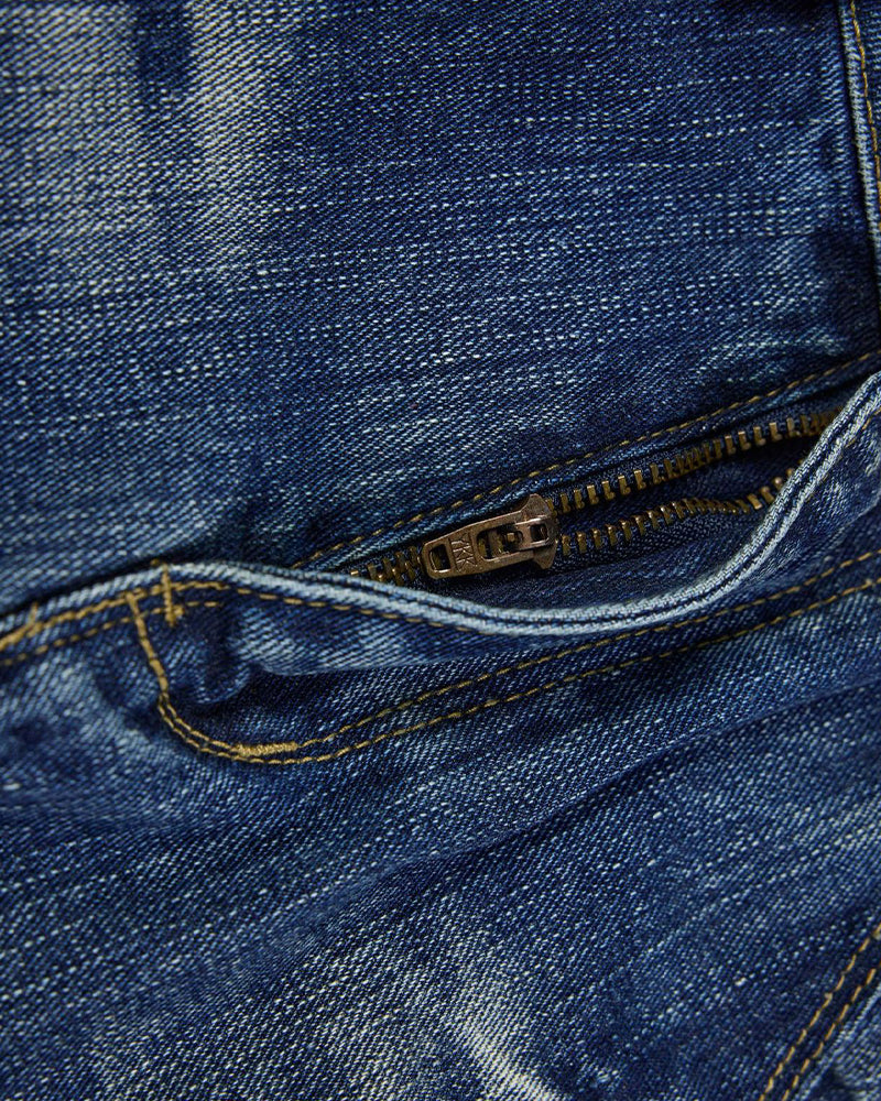 Versatile vintage-wash jeans