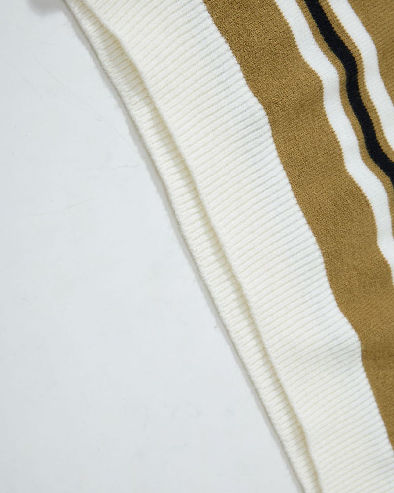 刺繍コントラストセーター