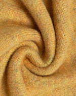 シンプルなプルオーバーセーター