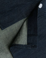 ダメージ加工の漫画風半袖シャツ