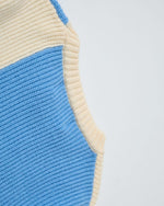 コントラスト刺繍セーター