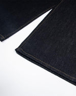 심플하게 워싱된 프린트 청바지