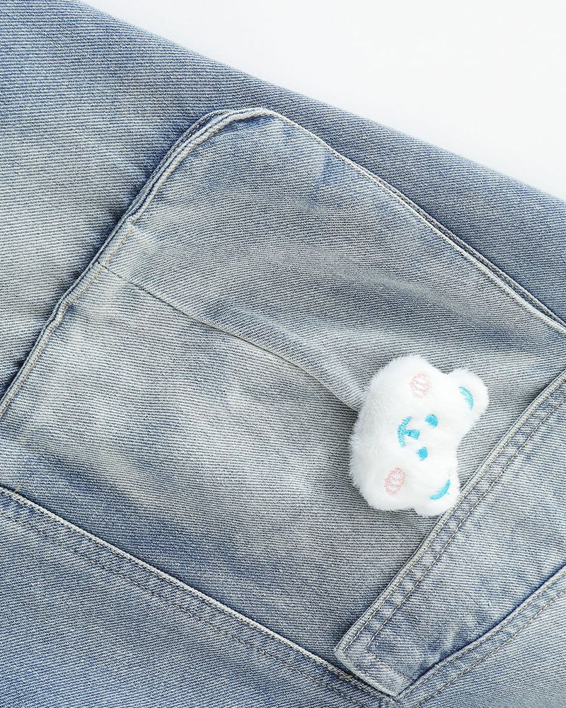 子犬の刺繍入りデニムパンツ