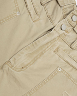 万能なウォッシュ加工デニムショートパンツ