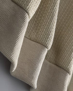 シンプルなクルーネックスウェットシャツ