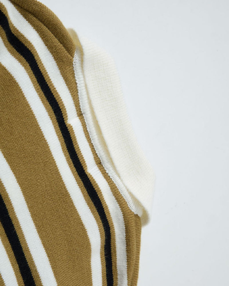 刺繍コントラストセーター