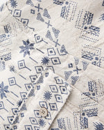 ウォッシュ加工の長袖シャツ