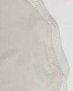 コントラストカラーのステッチワーク半袖