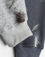 라운드넥 그래피티 스웨트셔츠