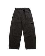 ゆったりとしたカジュアルパンツ