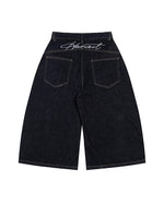 カジュアルなストレートレッグクロップドジーンズ