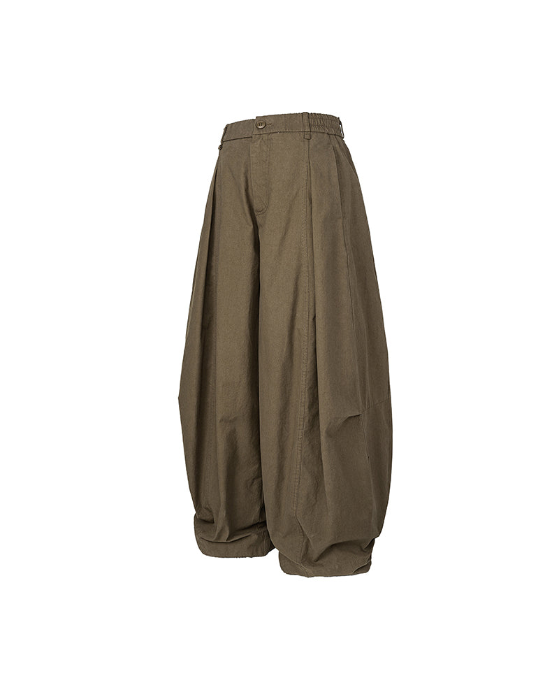 Oversized trousers for couples