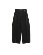 カジュアルなオールマッチジーンズ