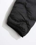 カジュアルな軽量ダウンジャケット