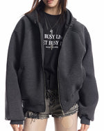 ゆったりとした無地のフード付きスウェットシャツ