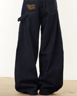 ボタン刺繍ジーンズ