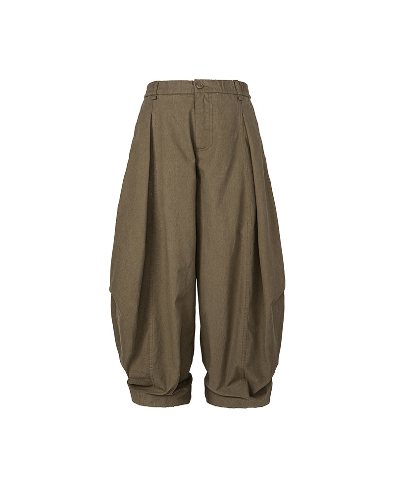 Oversized trousers for couples