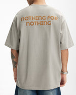 シンプルな刺繍の半袖