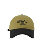 コントラストカラーの野球帽