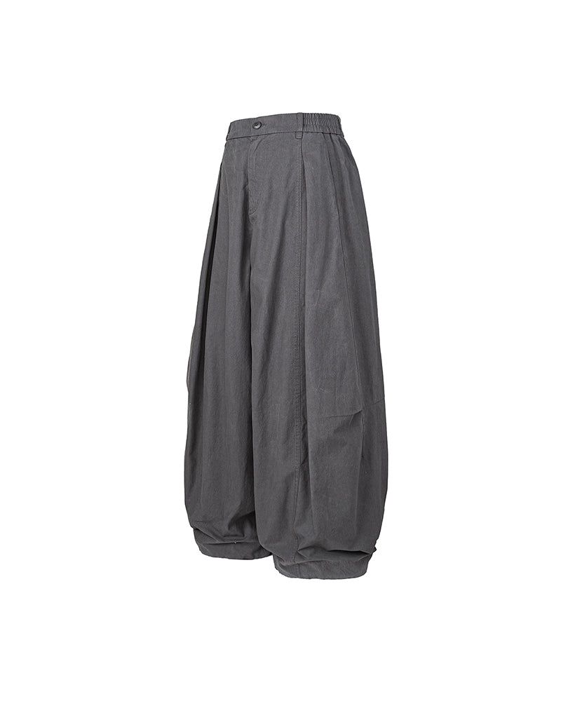 Oversized trousers for couples