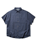 チェック柄の半袖シャツ