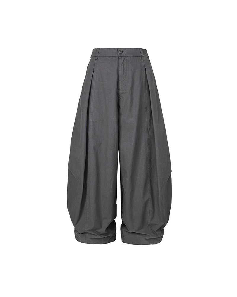 Oversized trousers for couples