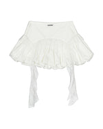 シンプルなショートスカート