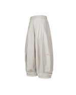 Oversized trousers for couples