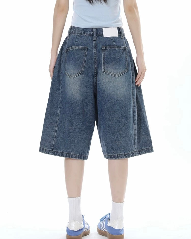 カジュアルなステッチストレートショートパンツ