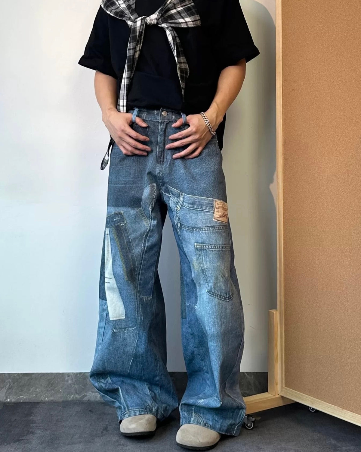 ダメージ加工のパッチワークジーンズ