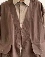 コントラストカラーステッチのフェイクツーピースシャツ