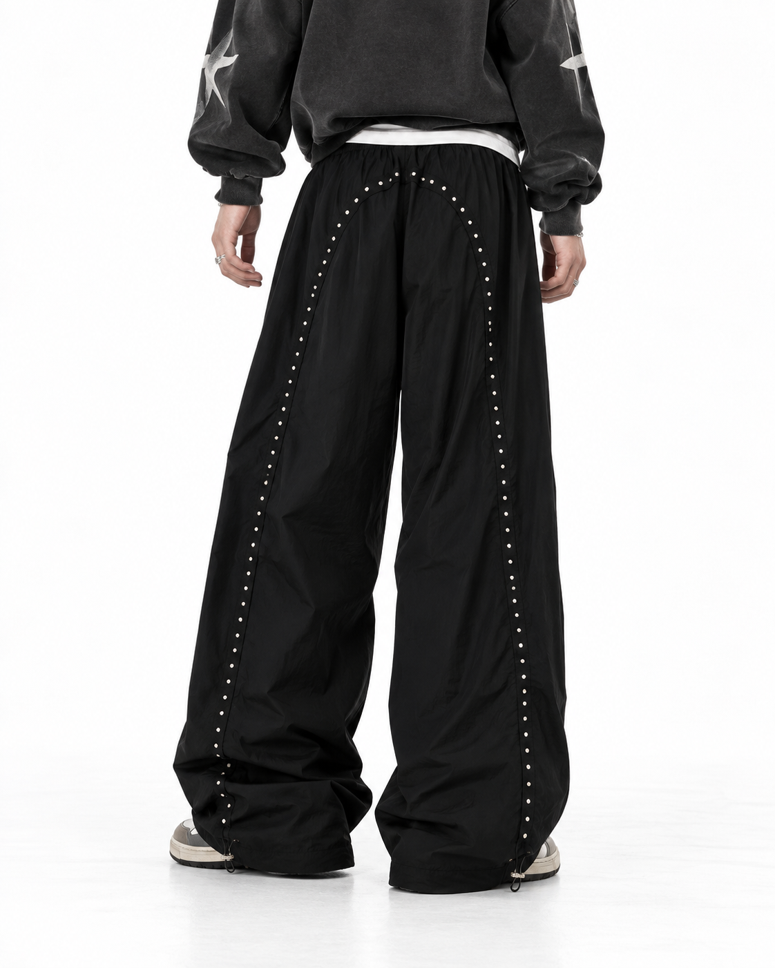 Versatile retro-style striped trousers