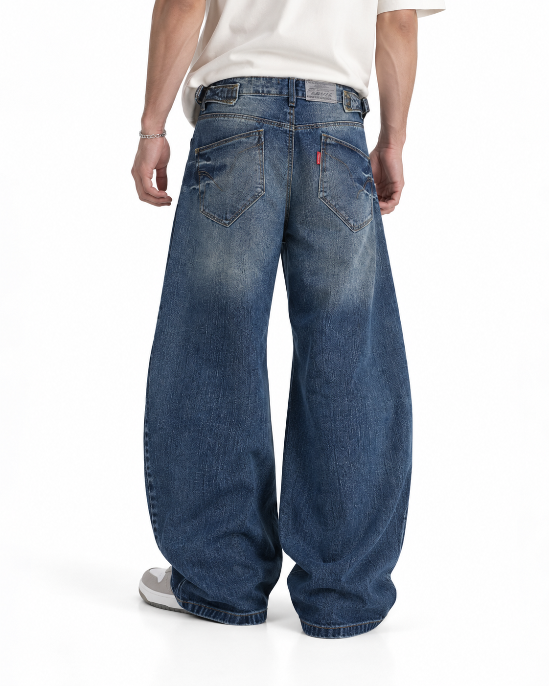 Versatile vintage-wash jeans